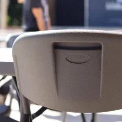 NormanChaise pliante en polyéthylène gris foncé* Chaise De Cuisine