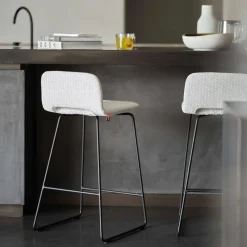 Mobitec Pamp ® Tabouret snack design en tissu avec dossier bas et pieds en métal* Tabouret Snack (assise +/- 65 Cm)|Tabouret De Bar (assise +/- 80 Cm)