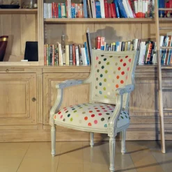 Paget Quentin Fauteuil cabriolet Louis 16 fabrication française en tissu et bois massif* Fauteuil De Salon