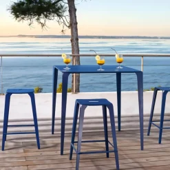 Carrier Valence ® Table snack industrielle carrée pour jardin en métal* Table De Jardin